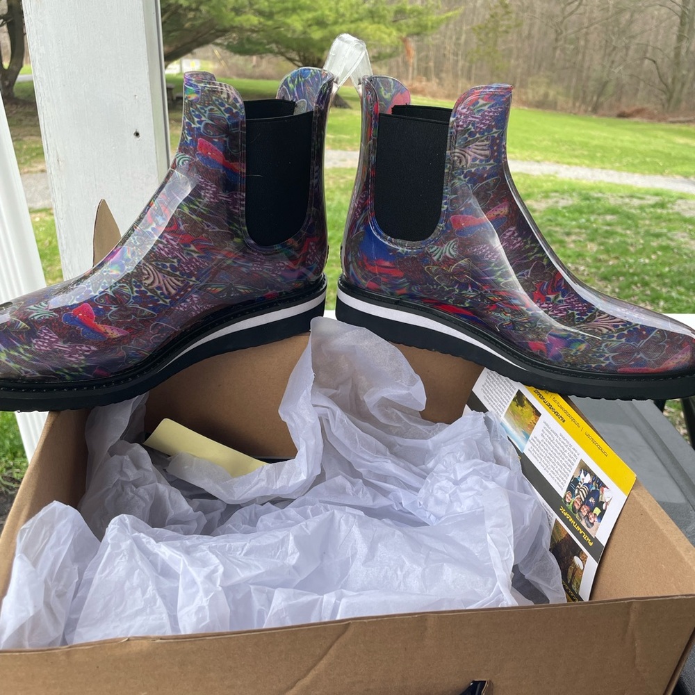 New in box. Roma Ankle Rain Boots
